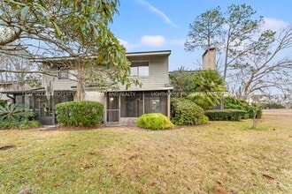 Building Photo - 7701 Baymeadows Cir W