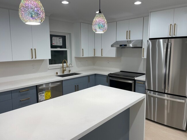 Building Photo - 1279 Las Palmas Dr