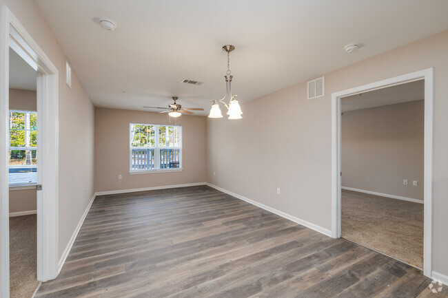 2BR, 1.5BA - 950SF - Living Room - Grande Oak