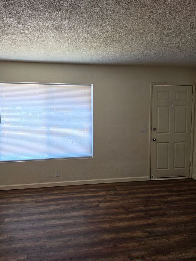 Foto del edificio - 3 Bedroom 2 Bath