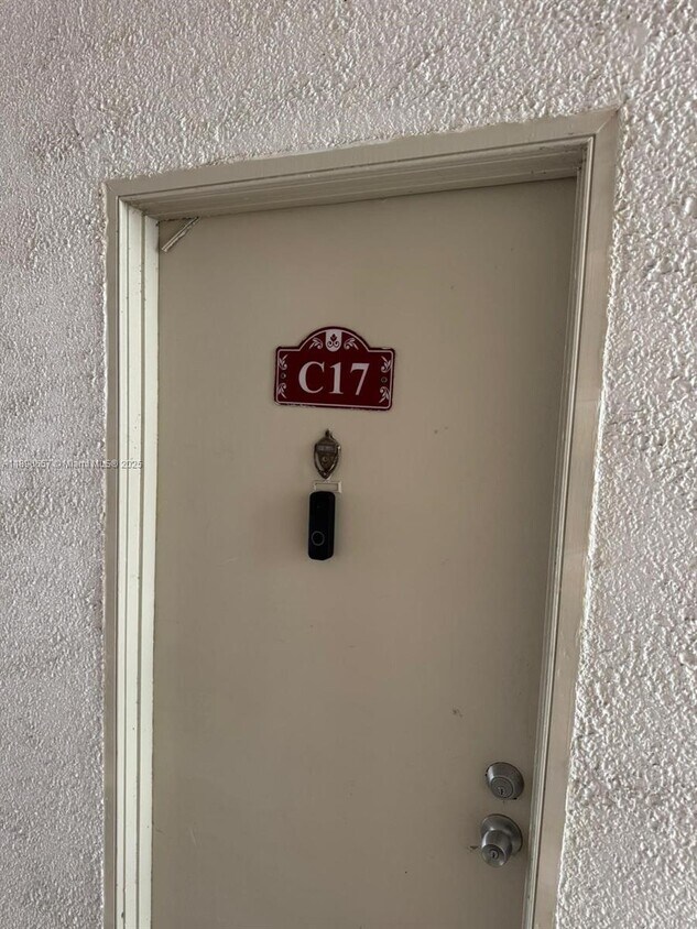 Foto principal - 271 Bonnie Blvd