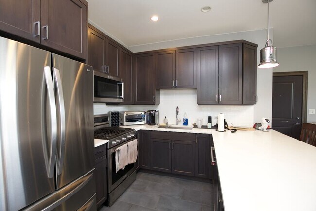 Building Photo - 4324 N Ashland Ave