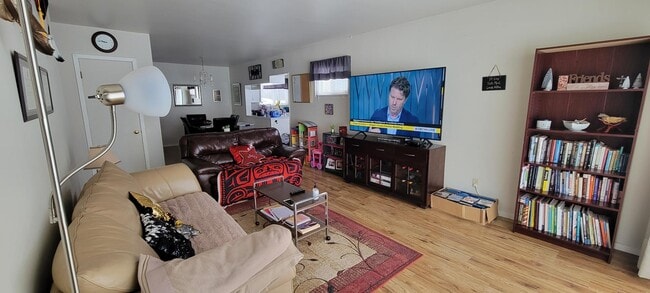 Building Photo - 2047 McBride Crescent