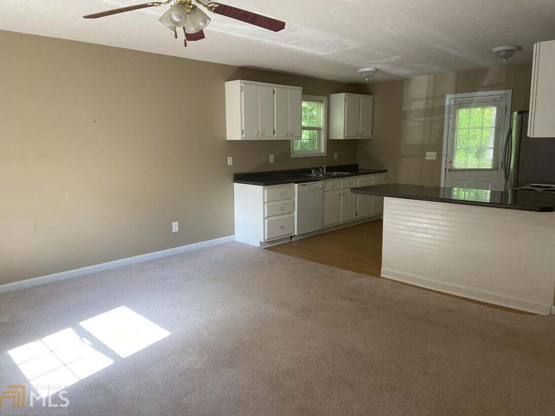 Primary Photo - 619 Ridgeview Dr
