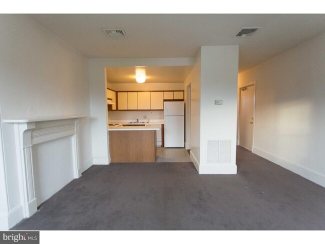 Building Photo - 427 Vine St