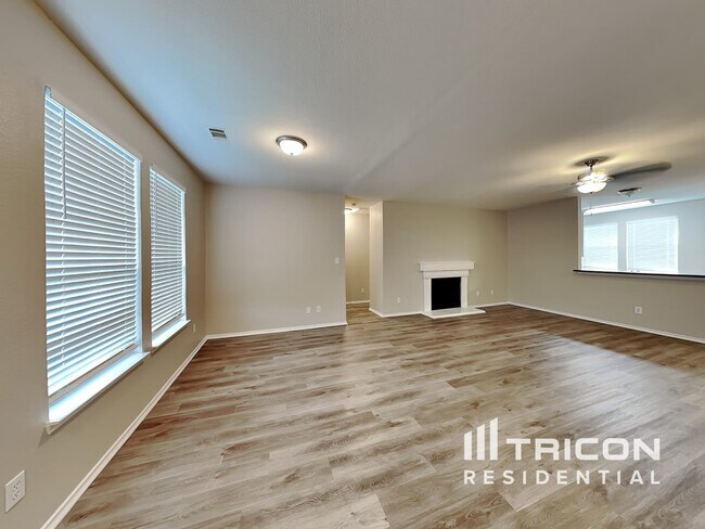 Foto del edificio - 207 Moonlight Dr