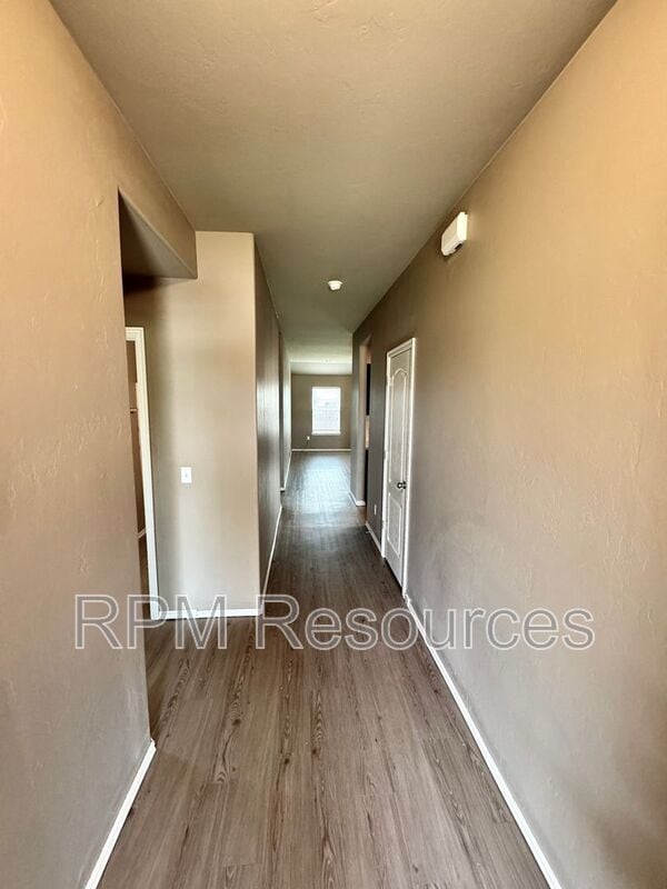 Building Photo - 2705 Sugar Pne Dr