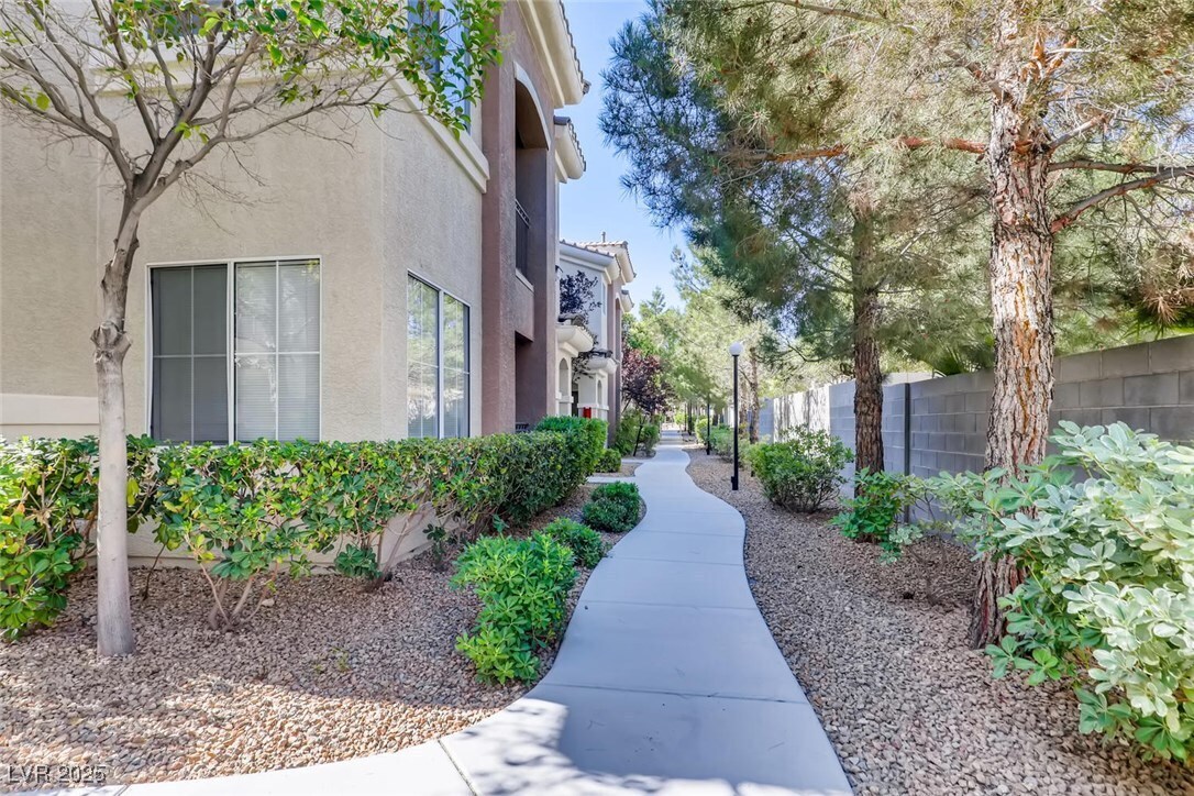 Foto principal - 9050 W Warm Springs Rd
