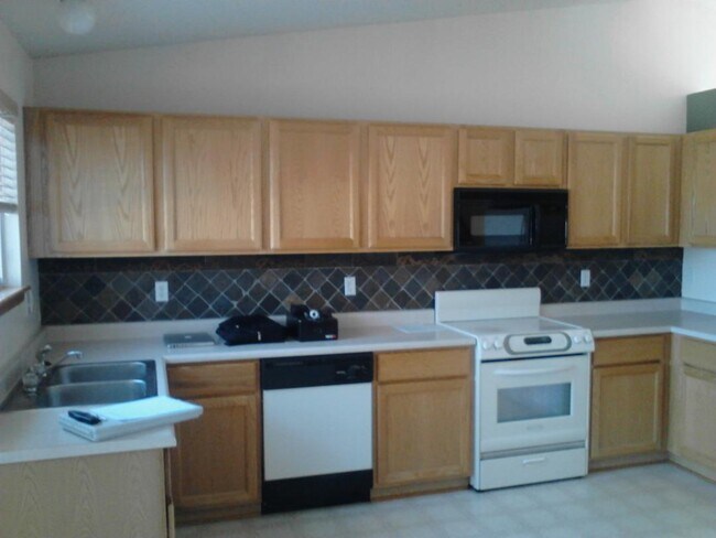 Foto del edificio - 9516 Castle Ridge Cir