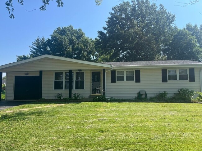 Building Photo - 130 Tulip Tree Dr