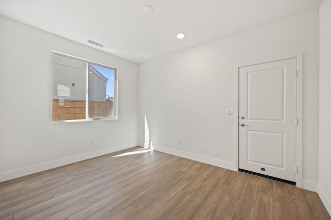 Foto del edificio - Single Story 1 Bedroom & 1 Car Garage