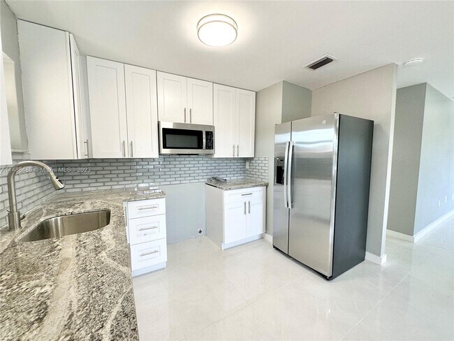 Foto del edificio - 2947 SW 12th St