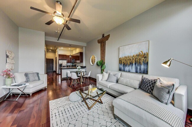 Foto del edificio - 3133 N Lakewood Ave