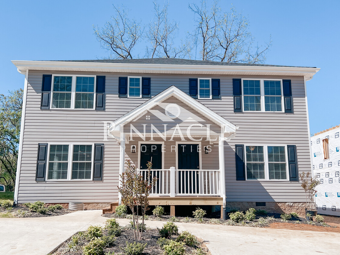 Foto principal - 221 Munford St