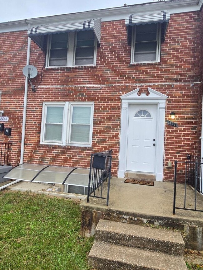 Foto del edificio - Beautiful 4 Bedroom 2 Bathroom East Baltimore Town Home