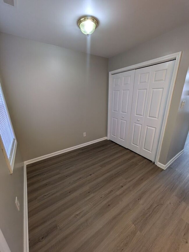 Building Photo - 2BD/1.5BA Townhome at Viewpoint in Hickory