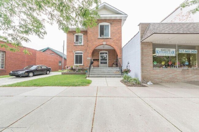 Photo - 242 S Main St Apartments