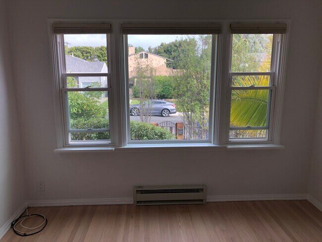 Ventanas delanteras - 12621 Woodgreen St
