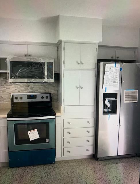Stainless Appliances/Kitchen - 3623 S Lightner Dr