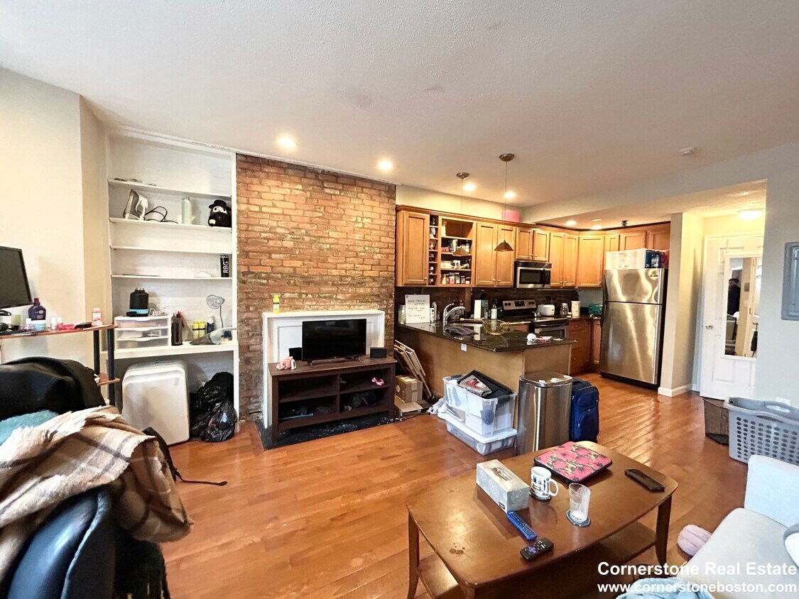 23 Boston Ave Unit 5, Medford, MA 02155 Condo for Rent in Medford, MA