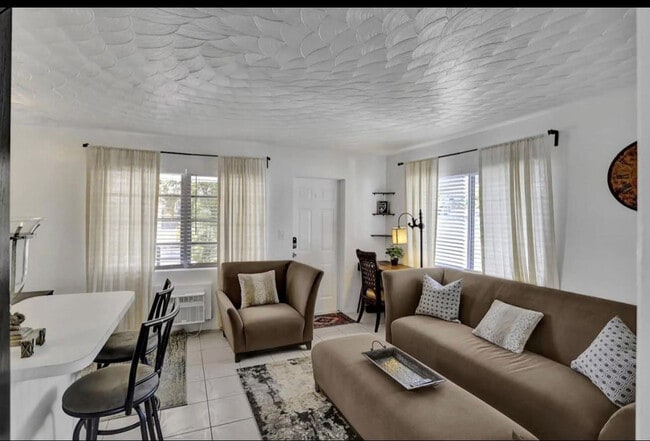 Foto del edificio - 820 NE 16th Ave