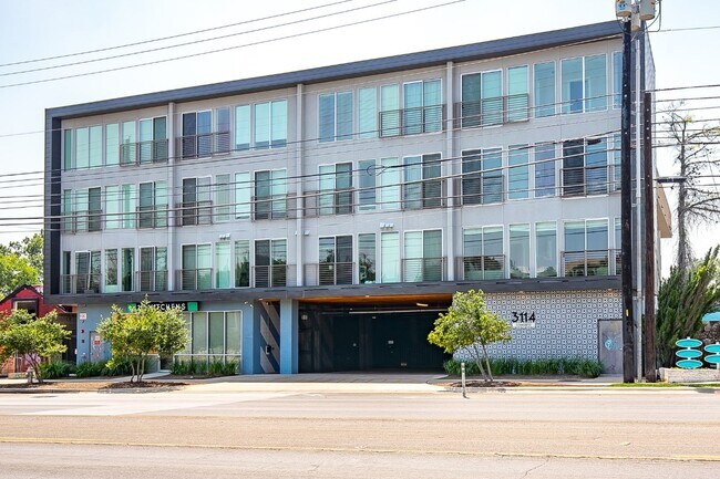 Foto del edificio - 3114 S Congress Ave