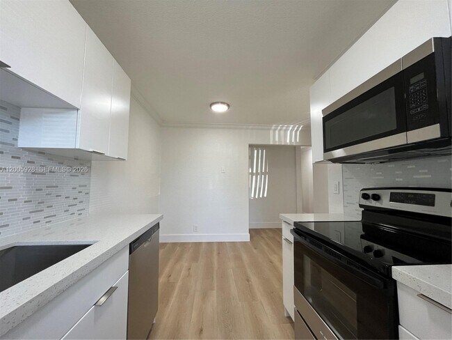 Foto del edificio - 6301 SW 20th St
