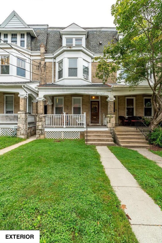 Chesnut Hill Apt! - 513 1/2 W James St
