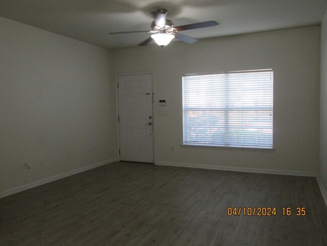 Foto del edificio - 8086 Summer Bay Ct