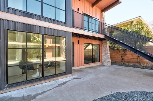 Foto del edificio - 400 E 30th St