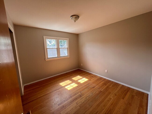Building Photo - EHK Albany Property, LLC./ 96 Elsmere
