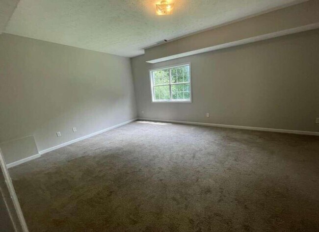 Building Photo - 536 Hickeria Way