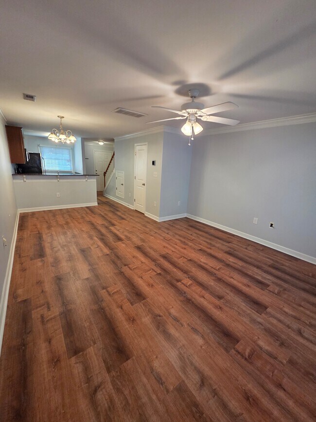 Foto del edificio - 1215 Green Oaks Ln