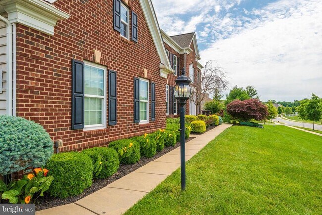 Foto del edificio - 41398 Hagley Pl