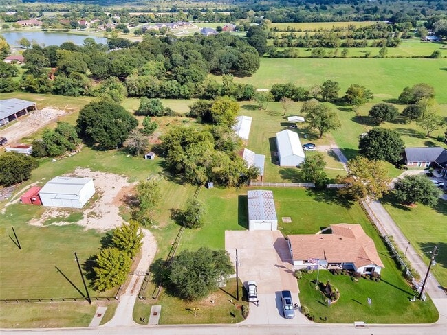 Building Photo - 18010 Mueschke Rd