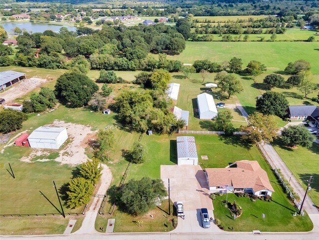 Foto del edificio - 18010 Mueschke Rd