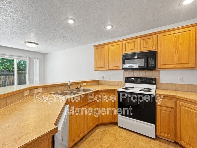 Foto del edificio - 2144 S Dorothy Ave