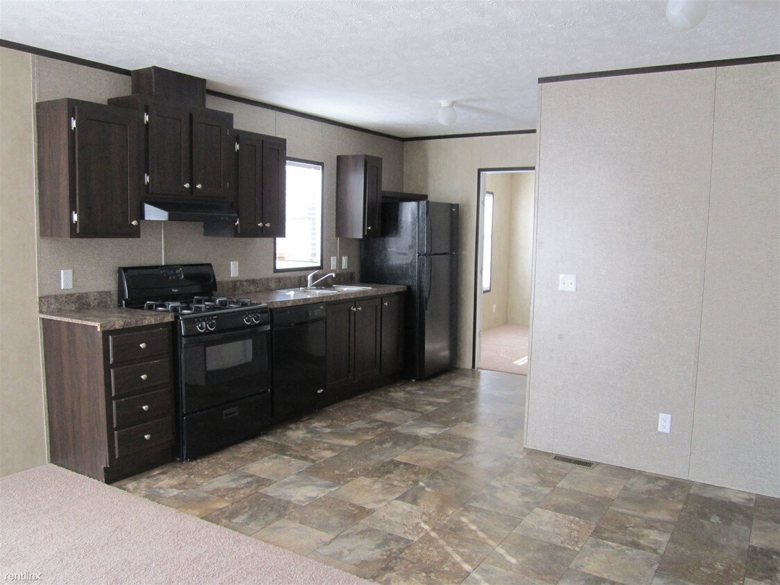 Foto principal - 4084 W Stanley Rd