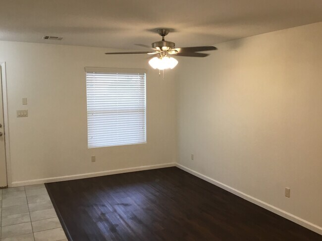Building Photo - 6239 Calle Arbol NW