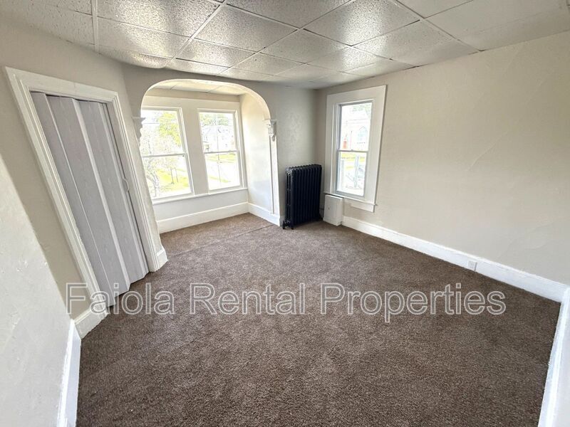 Foto principal - 230 N 3rd St