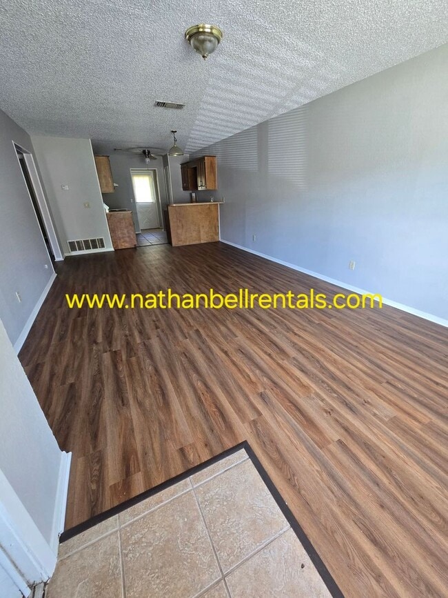 Building Photo - 2855 Kessler Dr