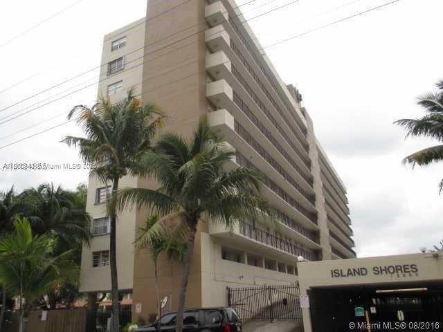 Primary Photo - 2903 N Miami Beach Blvd