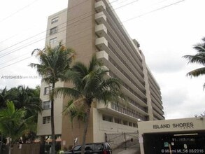 Building Photo - 2903 N Miami Beach Blvd
