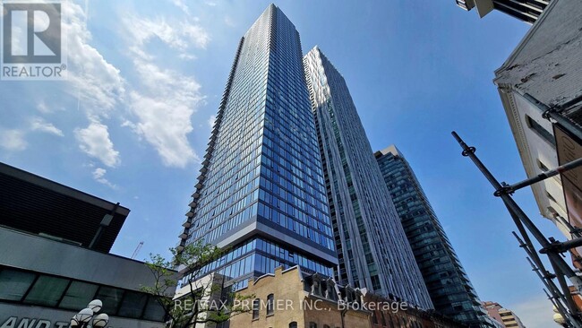 Building Photo - 8-4408 Cumberland St