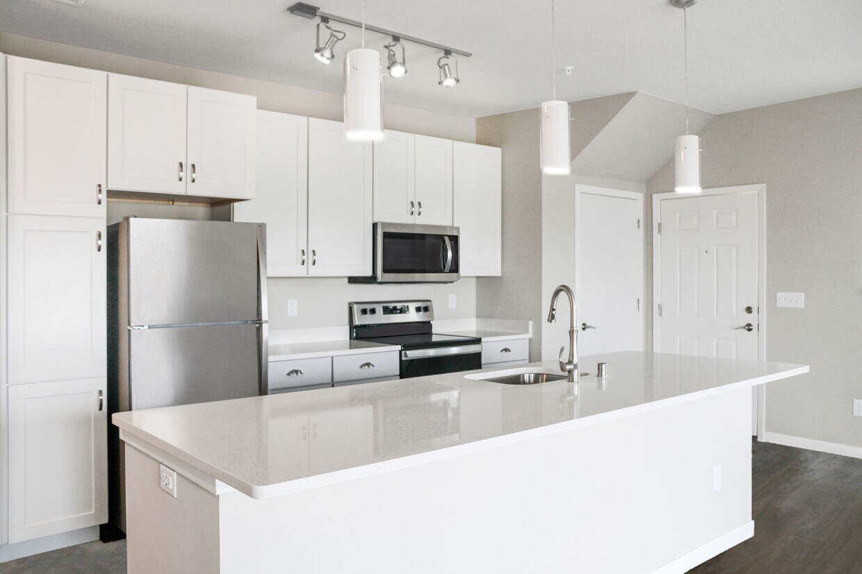 High Bluff at Creekwood Crossing N55W17626 High Bluff Dr Menomonee