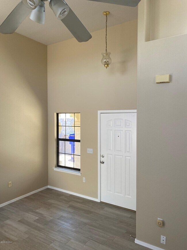 Foto del edificio - 2122 Sugar Pine Way