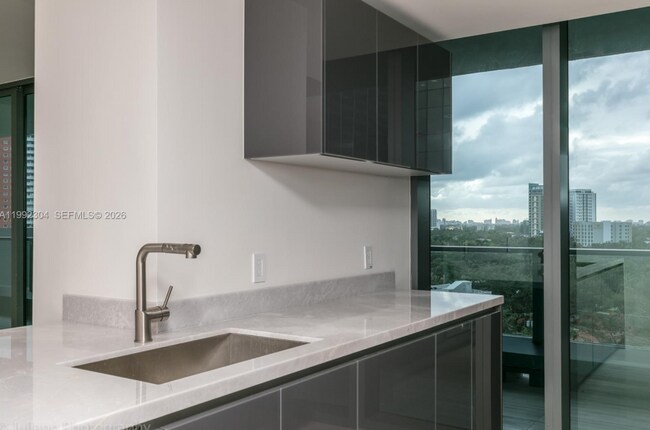 Building Photo - 1451 Brickell Ave