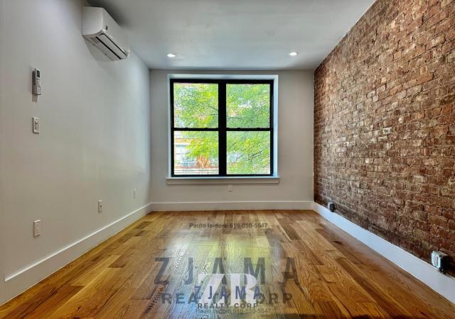 Foto del edificio - 3 bedroom in Brooklyn NY 11210