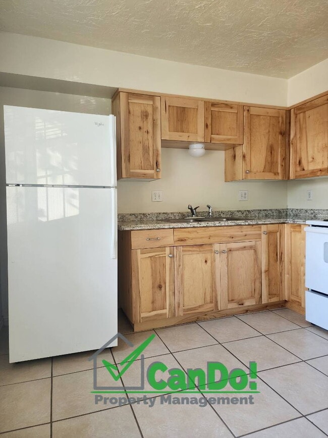Building Photo - 2 Bedroom/ 1 Bathroom Apartment in Blackfoot Available July 1