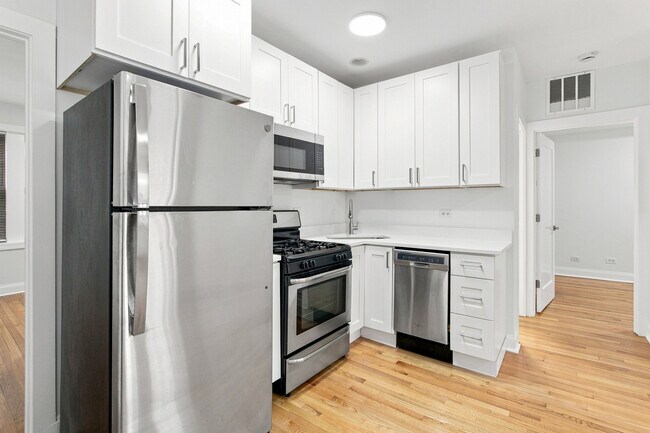 Foto del edificio - 3731 N Elston Ave
